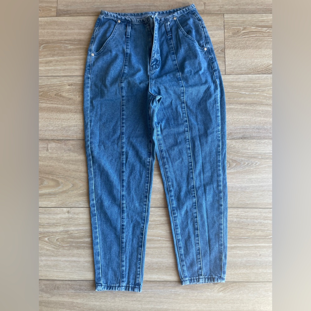 Denim Bird vintage jeans. High rise. Straight leg.